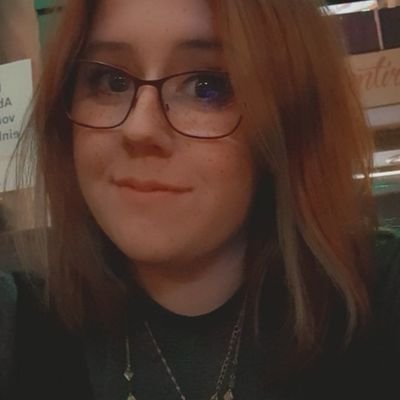 lynstrosaurus's profile picture. 