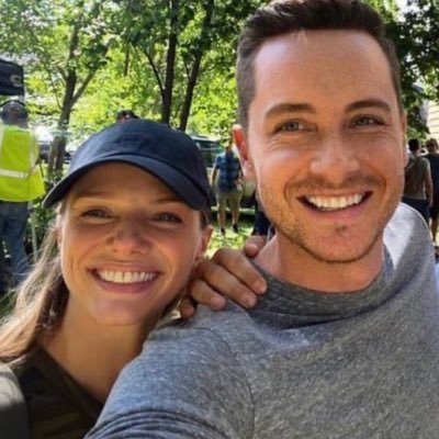 your daily dose of tracy spiridakos and jesse lee soffer.