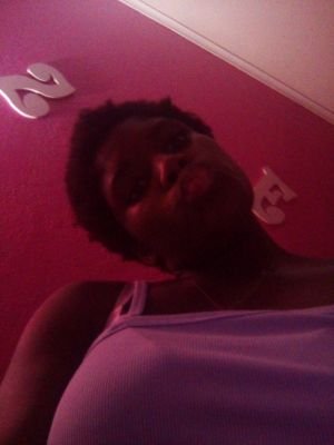 zoeburgessm17's profile picture. I am a good singer and dancer I love playing volleyball u am 17 years old