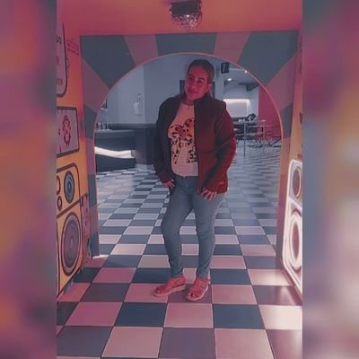Que la vida ponga en tu camino
todo lo que realmente te haga feliz,
que tus pasos te guíen a donde quieras llegar.😉🌹