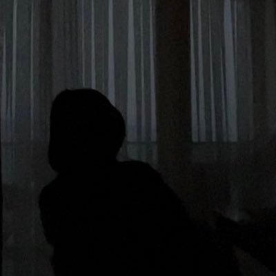 في الهدوء نعيم وفي الصمت حياة، ومابين الاثنين تفاصيل لا أحد يدركها ☁️🌿
