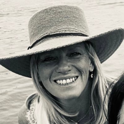 MrsCConway's profile picture. Lucky Teacher #fantasticfourthgraders #riseuptofifth