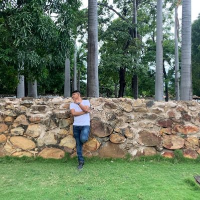 Rojoparada's profile picture. Feliz muy feliz…