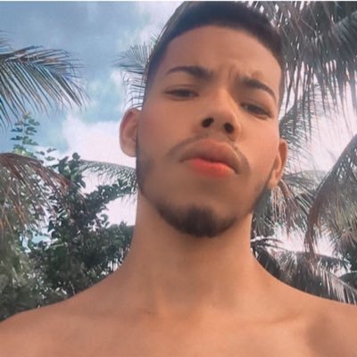 As melhores e mais belas coisas do mundo não podem ser vistas nem tocadas. Eles devem ser sentidas com o prazer. Bissexual 🏳️🌈