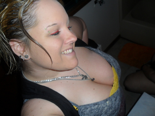 KacieSnookiBoo's profile picture. Name: Kacie Kozel
Birthdate:January 17, '90
Status:SINGLE!!!
Orientation:lesbian