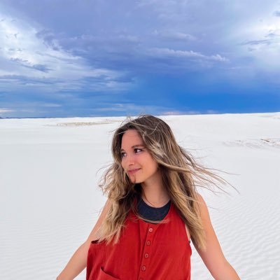 claireleupp_'s profile picture. 🌻🌻🌻🌻