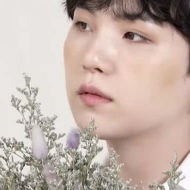 pout_ym's profile picture. 𝗈𝗍7