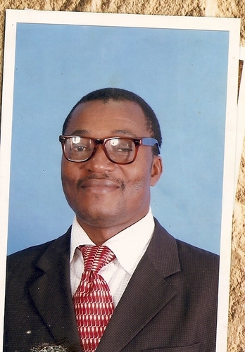Né le 16 juin  Juriste  Expert en Droits de l'homme.  Spécialiste du droit électoral . ambitionne de libérer le Cameroun et de contribuer à l'unité de l'Afrique