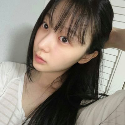 ofcimme's profile picture. eww, people.