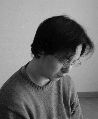 이데일리 편집국 문화부...문화예술을 가교로 한 사람과 사람 사이소통의 형식과 간극에 관심 많음. 자발적 미혼과 비자발적 미혼 중간서 방황 중. 트위터의 견해는 회사와는 상관없음이라고.