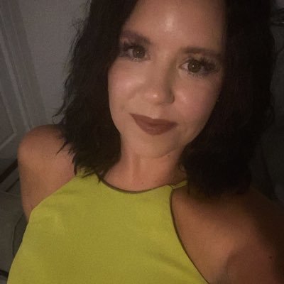 Rach_001's profile picture. Don't wait for the storm to pass, learn to dance in the rain ❤️