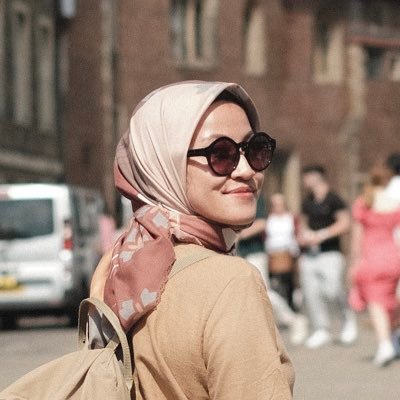 Indonesian graphic designer in London 🇬🇧🇮🇩 Freelance photographer. A weekend cook. Living abroad diaries https://t.co/ACnLAsEZu7