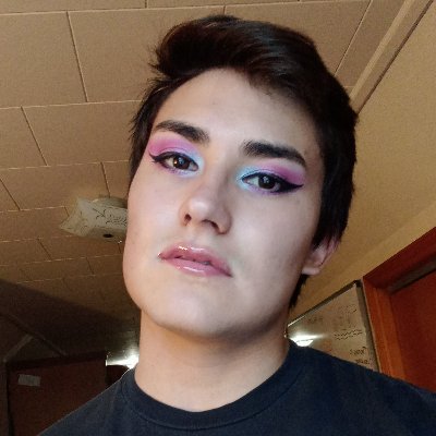 Valeriesprklsxo's profile picture. Just a femboy giving nails, heels, and sex appeal 💅  👠 💋