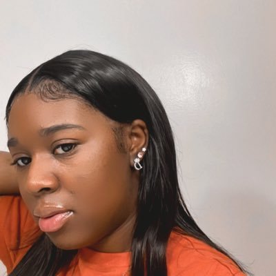 theyadoredess's profile picture. 