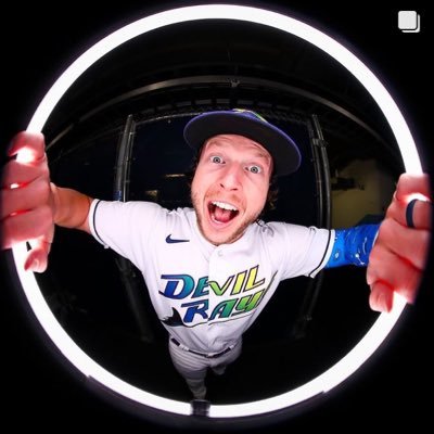 PullsSgr's profile picture. Sports card sales!!! Shipping: 1.50$ Pwe 5$ bmwt Venmo/Paypal