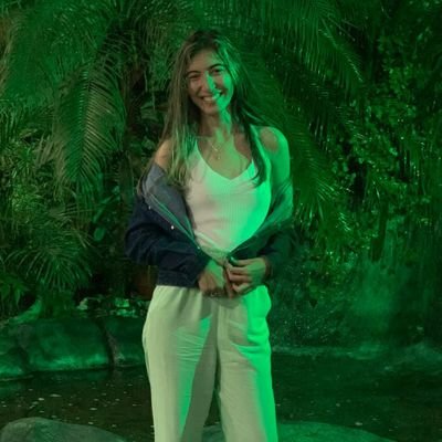 yasminxmoraes's profile picture. 𖥻 its leviOsa 𝗻𝗼𝘁 leviosA. 🎨