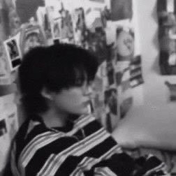 43fuyng's profile picture. press your lips against my neck