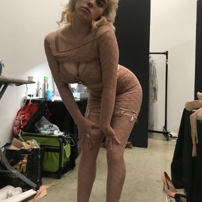 the girl your momma warned you about || NSFW portrayal of Billie Eilish. I AM NOT HER. 18+ only, MDNI
@vampanthcm's