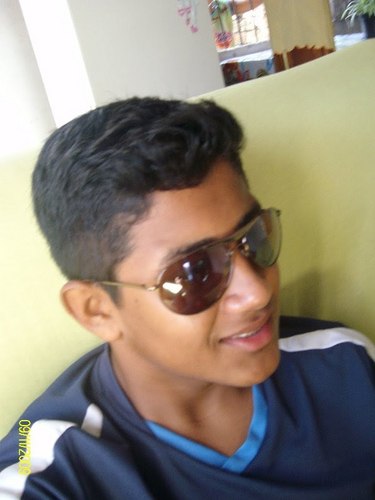ıllııllııllıseja humilde,pois,ate o sol
com toda a sua grandeza
se poe e deixa a lua brilharıllııllııllı  ..*