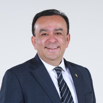 Guanajuatense de 💙, esposo, padre de dos, amante de la cocina y de los perros, ciudadano comprometido, regidor en #GuanajuatoCapital y #TuVozEnElAyuntamiento