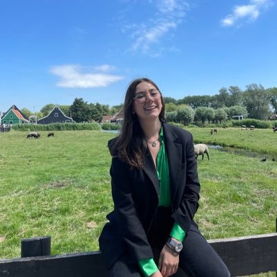 nataliamp2000's profile picture. polyglot tweets