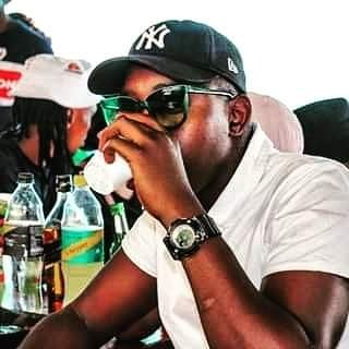 loxionwashbay's profile picture. Made for words, not for thoughts