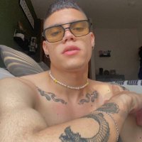 JULIAN S. (@estebansan0727) 's Twitter Profile