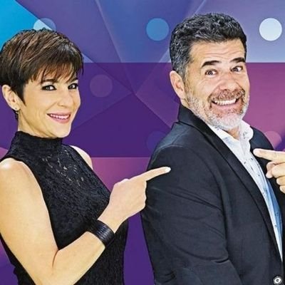 #VivoParaVos, programa conducido por @CaroPapaleo y @Julyweich todos los Sábados y Domingos de 20:00 hs a 22:00 hs por el @canal9oficial❤️