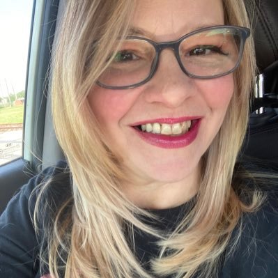 Writer of the How To Monster Guides for kids & Katie Kingston cozy mysteries for adults.. Happy wife-No DM’s 🙅‍♀️ Trying to save the world one pet at at time.