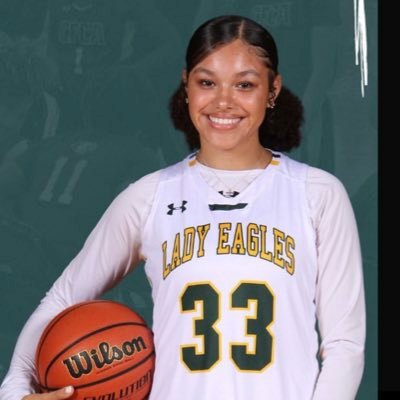 God First 🤍 | CFCA ‘24 | Hooper/Track | 5’9 Guard/Forward | Instagram jennicasuggs_5