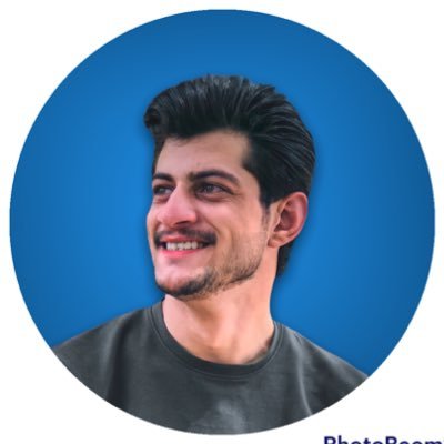 نُقاتِلُ أَبطالَ الوَغى فَنُبيدُهُم وَيَقتُلنا في السِلمِ لَحظُ الكَواعِبِ وَلَيسَت سُيوفُ الهِندِ تُفني نُفوسَنا وَلَكِن سِهامٌ فَوَّقَت بِالحَواجِبِ.