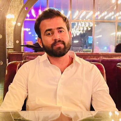 Fortkotra's profile picture. "किताबें उसी तरह हैं, जैसे जीने के लिए सांसें..." 📚