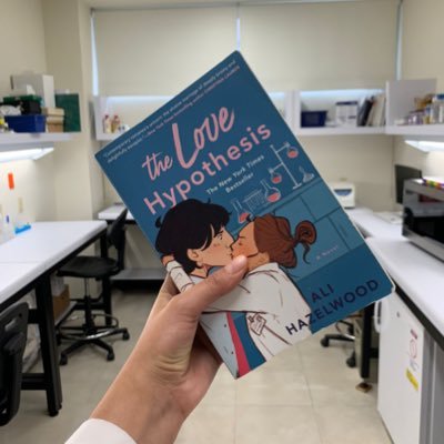 Medical student/ Neuroscience and Rom-com lover / she-her