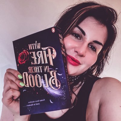 author of queer italian gothic YA 🔥⚔️🖤 WITH FIRE IN THEIR BLOOD out now with @penguinukbooks // active on instagram