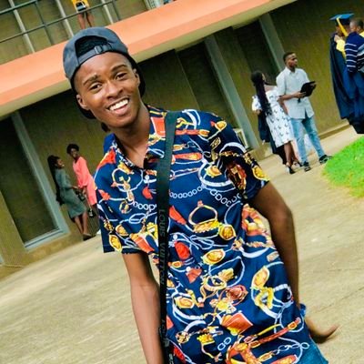 I'm a guy that likes fact and vibes with music
