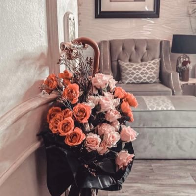 أن الجاذبية اﻷرضية قوة مهمة تسحب تجاهها كل شيء ، فاحذر مما تجذب فليس كل شيء يليق بالالتصاق بك ✋🏽😴..