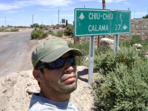 no se pa que chucha tengo Twitter si ni lo uso.