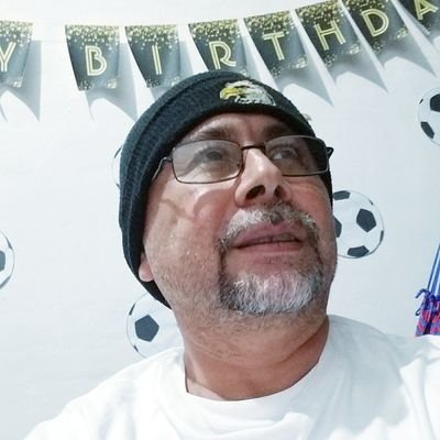 elelazomar's profile picture. 