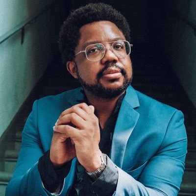 Black. Queer. Autistic. Actor. Writer. Watch me in DAHMER - Monster , @911onFOX , @Dollfaceonhulu, @snowfallfx , @eastsiderstv, HBO'S Getting On, @marriedfx