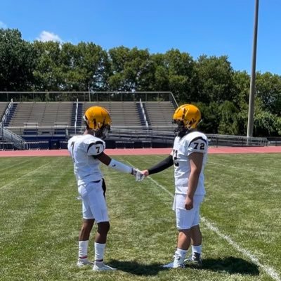 |5’9| |148 Lbs|2.9 GPA| 4.54 -40| |WR&RB|〽️uhlenberg Football https://t.co/cGicDsNEpa Phone number 610-790-5144 email-djayvion000@gmail.com