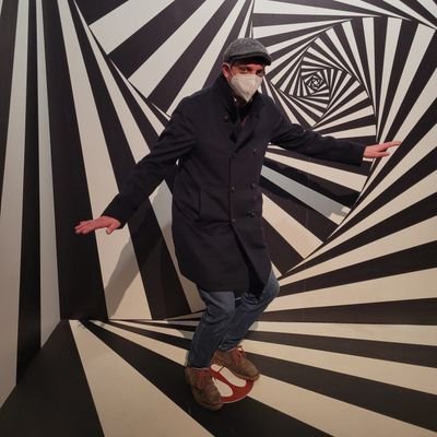 metiu_me's profile picture. 1975, PAL spreader, cooperatore, #cleanliving #underdifficoult #circumstances #mod #blucircled #corsaro