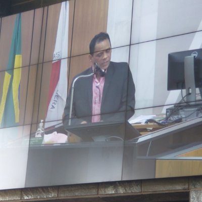 Com mais de quatro décadas vivendo no
Vale do Aço/Leste Mineiro - filho de Ipatinga-.
Célio Cunha é Bacharel em Direito e Gestão Pública.
fez opção por enfrenta