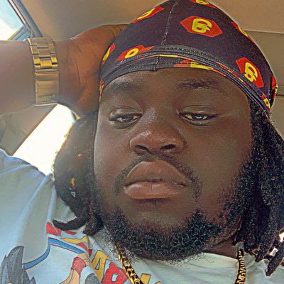 I said whoever reads my tweets and doesn’t retweet em YA MOM A HOE T.B.E 🍖