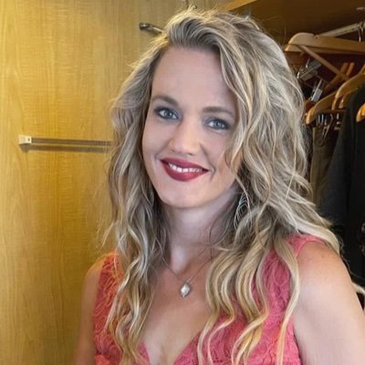 37,  Counselor, Mom
Professional over thinker. 
I’m not always sarcastic, sometimes I’m sleeping.