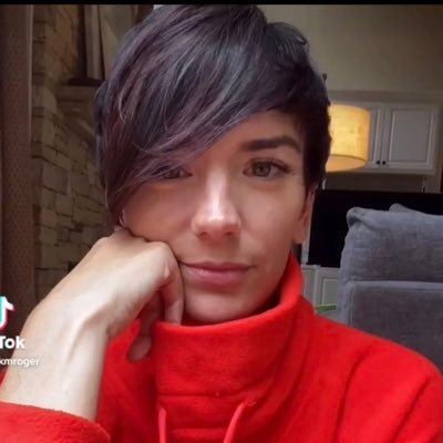 Wife, SAHM of 2 Boys, Java Junkie, Wannabe Chef, Tennis, Fashion & Audrey Hepburn