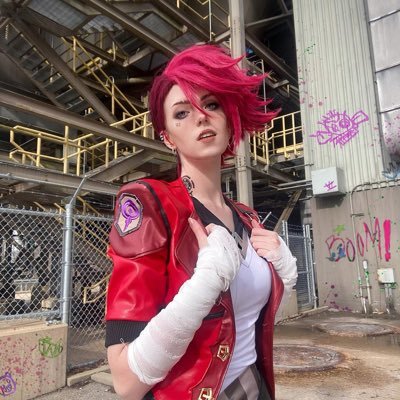 cosplayer and streamer !!