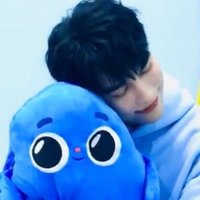 잘생긴 말랑카우 (@mewsupsid) 's Twitter Profile