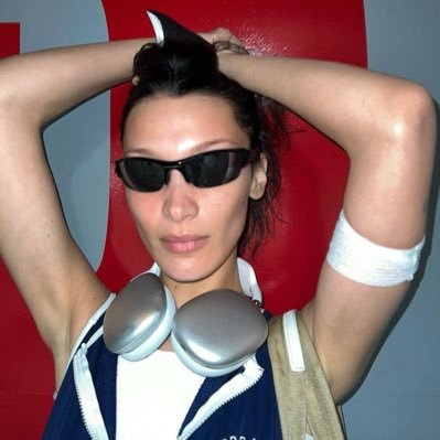 eilishbourhood's profile picture. ⊹ reserva da @compwssx ⊹