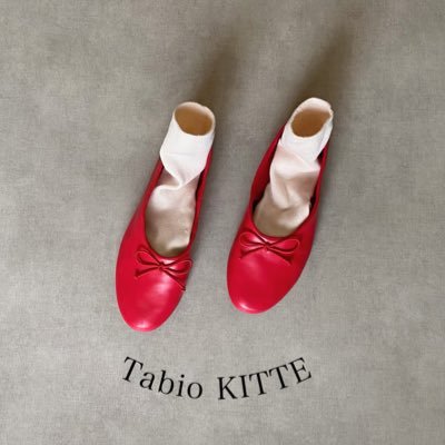 ハローキティ50周年　池袋東武　白鳳堂　化粧ブラシ　Tabio　靴下　チーク ハローキティ化粧筆セット(70'S) – 白鳳堂 - 公式オンラインショップ