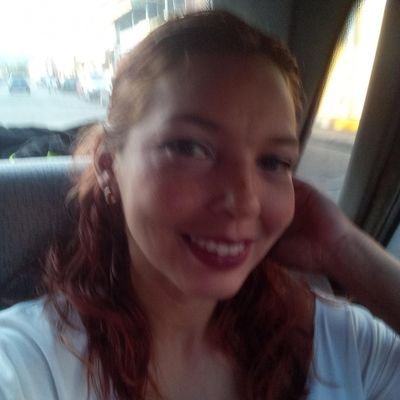 Me considero una mujer luchadora, inteligente y hasta arriesgada!!!! Siempre logro cada meta q me propongo